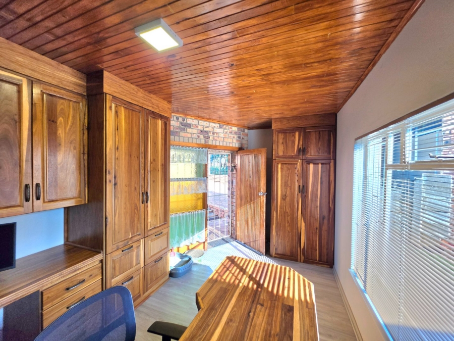 5 Bedroom Property for Sale in Panorama Free State